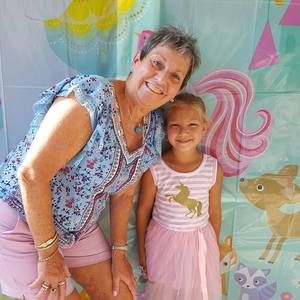 Meet your Posher, Christine